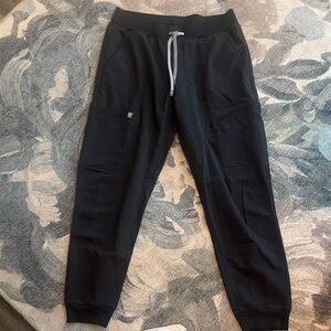 Fabletics Black Jogger scrub. New